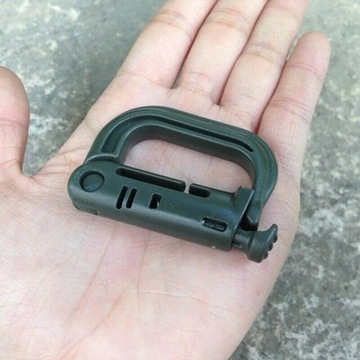 ПЛАСТИКОВЫЙ КАРАБИН D С ЗАМКОМ MOLLE, ЗЕЛЕНЫЙ