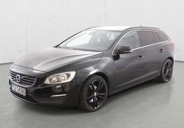 Volvo V60 I Kombi Facelifting 2.0 D2 DRIVE-E 120KM 2015 Volvo V60 D2 Drive-E Kinetic 2.0 Diesel 120KM