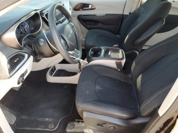 Chrysler Pacifica II 2018 Chrysler Pacifica Touring Plus 2018 3.6l 3.6 Benzyna 287KM, zdjęcie 7