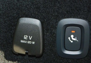 Volvo V60 II  Kombi 2.0 D3 150KM 2019 Volvo V60 z Gwarancja Kamera Model 2020r 2.0 Diesel 150KM, zdjęcie 28