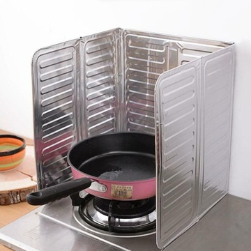 Теплозащитный экран для газовой плиты. Защита духовки от брызг масла.