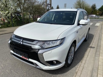 Mitsubishi Outlander III SUV PHEV Facelifting 2020 2.4 PHEV 224KM 2021 Mitsubishi Outlander HYBRYDA PHEV AUTOMAT NAWIGACJA LEDY KAMERA SKORY 4X4, zdjęcie 1