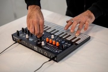Гибридный синтезатор Arturia MicroFreak