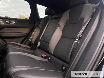 Volvo XC60 II 2025 Volvo XC 60 FV23% B5B Ultra Black Edition Full-LED, zdjęcie 15