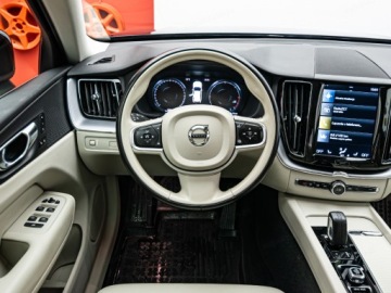 Volvo XC60 II 2021 VOLVO XC60 B4 D AWD Momentum Pro aut Suv 197KM 2021, zdjęcie 11