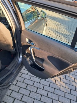 Opel Insignia I Sports Tourer 2.0 CDTI ECOTEC 160KM 2010 Opel Insignia 2.0 cdti 160KM zadbany, garażowany, zdjęcie 11