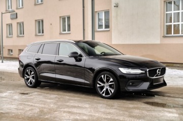 Volvo V60 II  Kombi 2.0 D3 150KM 2020 PIĘKNE V60 MOMENTUM PRO __ KUBEŁKOWE FOTELE, zdjęcie 15