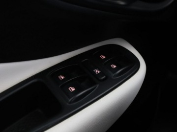 Fiat 500L Trekking Seria 4 1.4 95KM 2017 Fiat 500L klima auto kamera i czujniki parkowania, zdjęcie 33