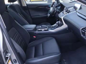 Lexus NX I SUV 200t 238KM 2015 Lexus NX 200t, Salon Polska, Serwis ASO, 4X4, zdjęcie 8