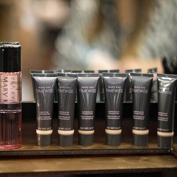 Matujący Podkład w Płynie IntelliMatch 3D MARY KAY