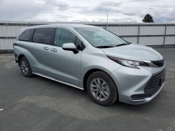 Toyota Sienna III 2023 Toyota Sienna 2023, 2.5L, LE, od ubezpieczalni, zdjęcie 3