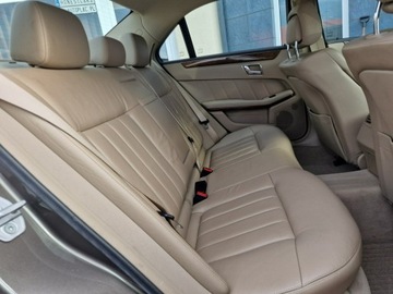 Mercedes Klasa E W212 Limuzyna 250 CGI BlueEFFICIENCY 204KM 2010 Mercedes E 250 CGI Elegance Automat Navi Skóry, zdjęcie 20
