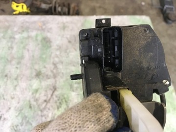 HYUNDAI I30 I 07- KOMBI ZÁMEK DVEŘE PRAVÝ ZADNÍ 4PIN