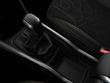 Peugeot 2008 I SUV Facelifting 1.6 BlueHDi 99KM 2017 Peugeot 2008 Czujniki, Navi, Tempomat, Bluetooth,, zdjęcie 27