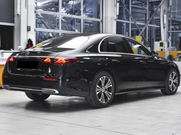 Mercedes Klasa E W214 2025 MERCEDES-BENZ E Klasa 200 Avantgarde 2.0 (197KM) 2025, zdjęcie 4