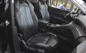 Peugeot 3008 II Crossover 1.2 PureTech 130KM 2019 Peugeot 3008 Peugeot 3008 Automat Benzyna Bogata Wersja 1.2 Benzyna 130KM, zdjęcie 21