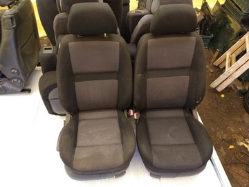 Fotele przednie kanapa kpl materiał VW Golf IV 5D Hatchback 96-05 GRZANE