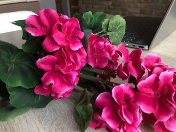 ИСКУССТВЕННЫЙ БУКЕТ ИЗ ГЕРАНИ 47СМ ИСКУССТВЕННЫЕ ЦВЕТЫ КРАСНЫЙ