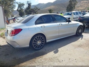 Mercedes Klasa C W205 2017 Mercedes-Benz Klasa C 2017 MERCEDES-BENZ C 300 LUXURYSPORT 2.0 Benzyna, zdjęcie 8