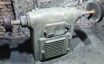 Ленточная шлифовальная машина на две ленты длиной 2,5 м.