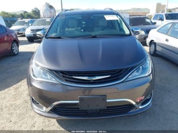 Chrysler Pacifica II 2017 Chrysler Pacifica Hybrid Platinum 2017 3.6l 3.6 Hybryda 260KM, zdjęcie 7