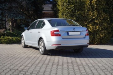 Skoda Octavia III Liftback Facelifting 2.0 TDI 150KM 2018 Skoda Octavia 2.0 TDI SmartLink Tempomat klima 2stref. Czujniki park., zdjęcie 6