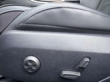 Mercedes Klasa C W206 Limuzyna 2.0 220d 200KM 2023 Mercedes-Benz Klasa C C 220 d 4MATIC AMG Kamera MBUX Grzana kierownica, zdjęcie 17