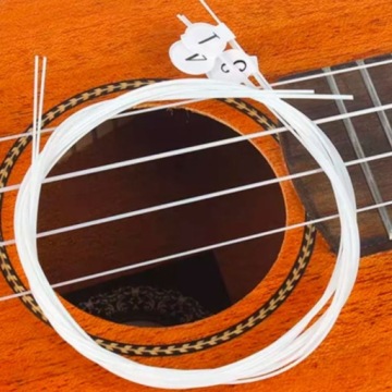 НАБОР НЕЙЛОНОВЫХ СТРУН UKULELE PRO + медиаторы