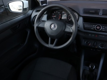 Skoda Fabia III Hatchback 1.2 TSI 90KM 2016 Skoda Fabia 1.2 TSI, Salon Polska, Klima, zdjęcie 6