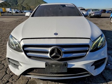 Mercedes Klasa E W213 2017 Mercedes-Benz Klasa E 300 2017 2.0l 2.0 Benzyna 241KM, zdjęcie 5