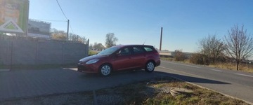 Ford Focus III Kombi 1.6 Duratorq TDCi DPF 115KM 2013 Ford Focus 1.6 diesel ,bezwypadek ,jeden wlasc ,niski pot przebieg ,nowy r, zdjęcie 9