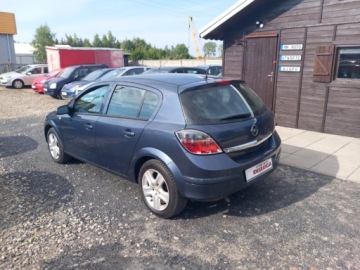 Opel Astra J Hatchback 5d 1.6 Twinport ECOTEC 115KM 2009 Opel Astra OPEL ASTRA H 1600 benzyna super stan 1.6 Benzyna 115KM, zdjęcie 2