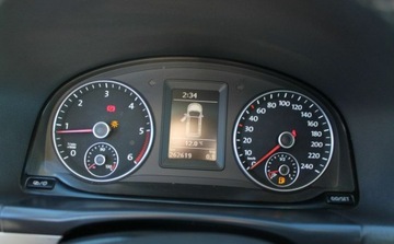 Volkswagen Touran II 1.6 TDI 105KM 2015 Volkswagen Touran 1.6 Diesel 104KM, zdjęcie 13