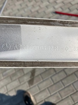 A W169 LIŠTA DVEŘE PRAVÁ A1696900662 A1696900662R 1696900662
