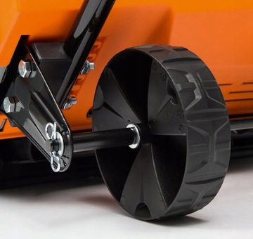 ЭЛЕКТРИЧЕСКИЙ СНЕГОУборщик DAEWOO 2000Вт DAST 3000E 51см REFL. Расстояние действия светодиода 1-9 м