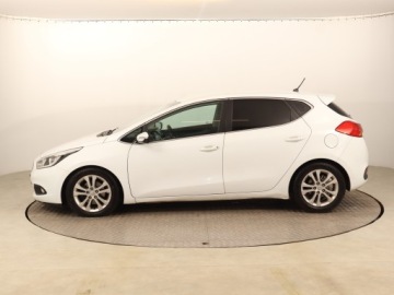 Kia Ceed I Hatchback 5d Facelifting 1.6 CRDi VGT 128KM 2012 Kia Ceed 1.6 CRDi, Klima, Klimatronic, Tempomat, zdjęcie 2