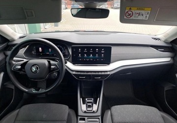 Skoda Octavia IV Liftback 1.5 TSI e-Tec Mild Hybrid 150KM 2023 Skoda Octavia Aktywny Tempomat 3 Strefowa Klimatyzacja Gniazdo 230V Lopatk, zdjęcie 9