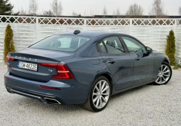 Volvo S60 III 2021 Volvo S60 Volvo S60 B5 B AWD Ultimate Dark 2.0 Benzyna 250KM, zdjęcie 2