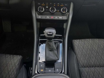 Skoda Karoq Crossover Facelifting 1.5 TSI ACT 150KM 2023 Skoda Karoq 1.5TSI 150KM DSG Style Pakiet Tech Amundsen Hak holowniczy ele, zdjęcie 22