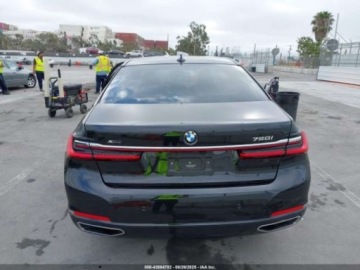 BMW Seria 7 G70 2022 BMW Seria 7 2022r., 4x4, 4.4L 4.4 Benzyna 523KM, zdjęcie 7