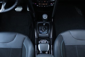 Peugeot 2008 I SUV Facelifting 1.2 PureTech 110KM 2017 Peugeot 2008 1.2 PureTech, Automat, Skóra, Navi, zdjęcie 15