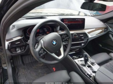 BMW Seria 5 G90-91 2023 BMW Seria 5 540i xDrive 2023 3.0l 3.0 Benzyna 335KM, zdjęcie 10
