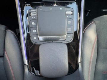 Mercedes GLB SUV 1.3 200 163KM 2023 Mercedes-Benz GLB GLB 2004MATIC AMG Line Night Package KEYLESS-GO 19, zdjęcie 17