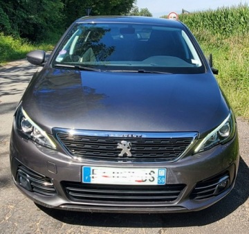 Peugeot 308 II Hatchback Facelifting 1.2 PureTech 110KM 2018 Peugeot 308 36000km
