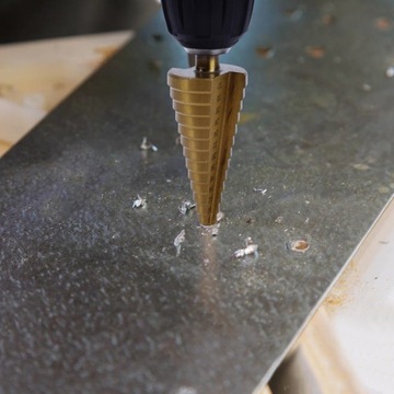 СТУПЕНЧАТЫЕ КОНИЧЕСКИЕ СПИРАЛЬНЫЕ СВЕРЛА ДЛЯ МЕТАЛЛА РОЖДЕСТВЕНСКОЙ ЕЛКИ НАБОР СВЕРЛ 4-32мм