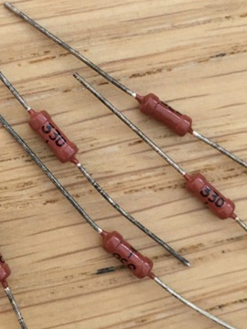 4x Rezystor 330 Ohm; 5%; 0,25W
