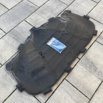 AUDI A3 8V TLUMENÍ KAPOTY PLUS SPONKY DRŽÁKY 8V0868825