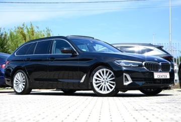 BMW Seria 5 G30-G31 2022 BMW 520d Luxury Panorama HUD Komforty ACC Hak 4xKlima HiFi Blis Pamięć Keyl