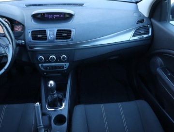 Renault Megane III Grandtour Facelifting 2013 1.5 Energy dCi 95KM 2016 Renault Megane 1.5 dCi, Salon Polska, Klima, zdjęcie 7