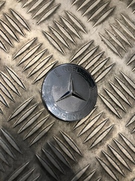 ZNAK KAPOTY MERCEDES A6388170116 57MM
